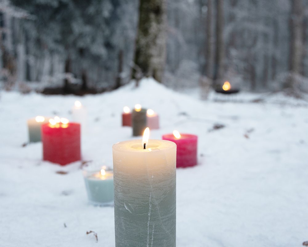 Moment Ausklang im Schnee Zylinderkerzen S 083494 06
