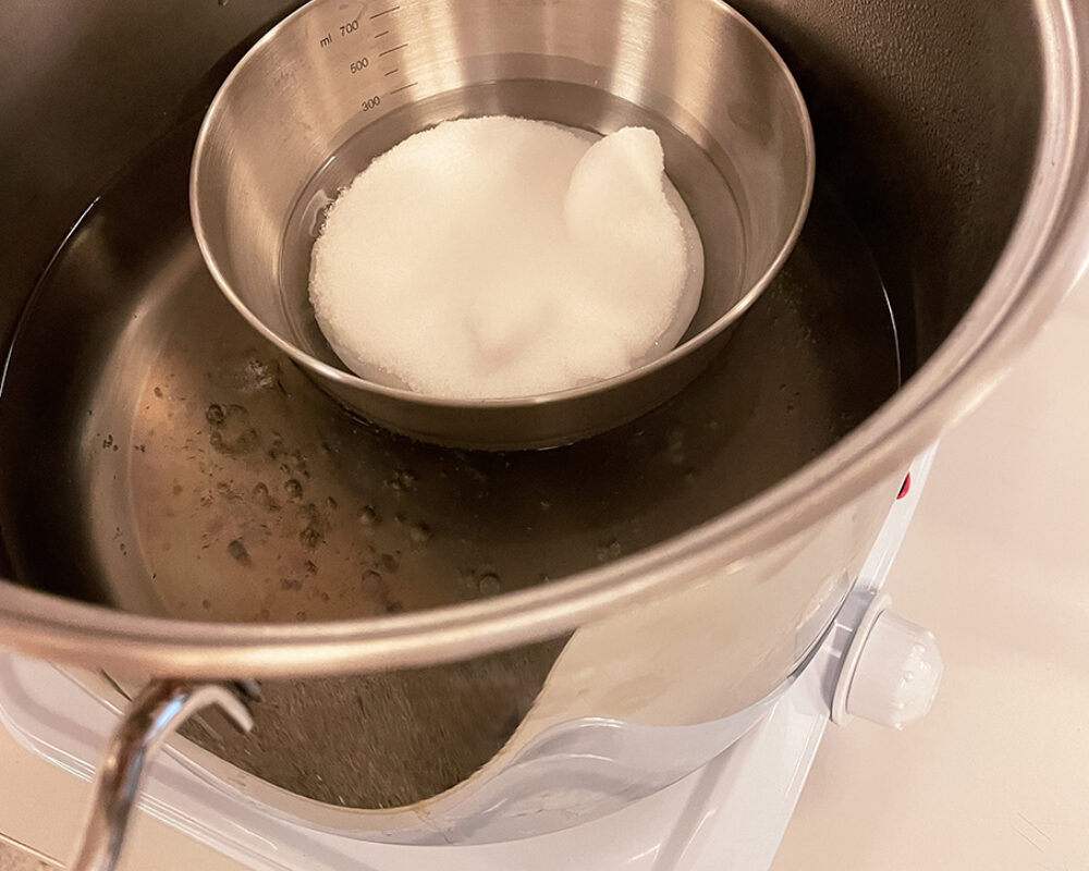 Paraffin schmelzen für Citronellakerzen 19