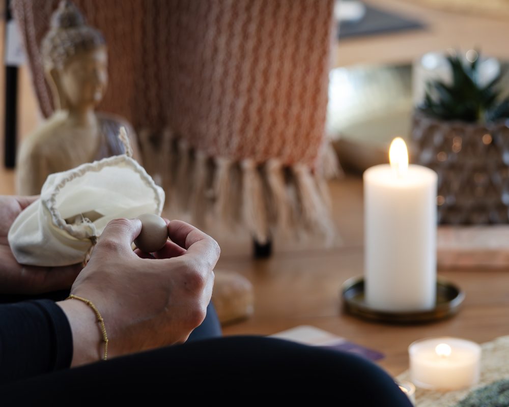 Raeuchern Meditation 54 meditationssteine unika 6636 web