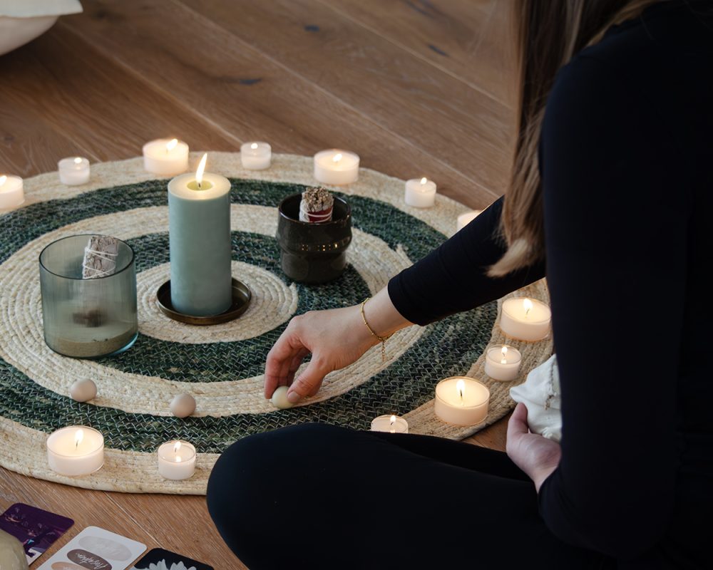 Raeuchern Meditation 55 lichte 7h 062197 408 maxi lichte 062196 012 organic seegruen 086824 856 teppich circle 8722 web