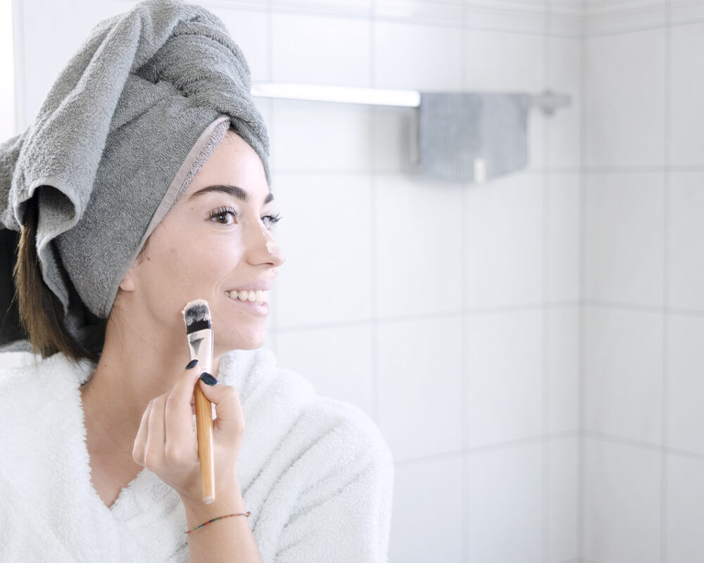 Wellness im bad Gesichtsmaske 03