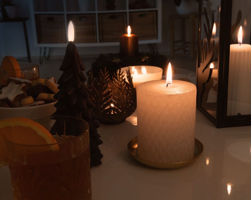 Zylinderkerze yummi s 087019 013 weihnachten trifft silvester warten bis mitternacht wohnzimmer 01