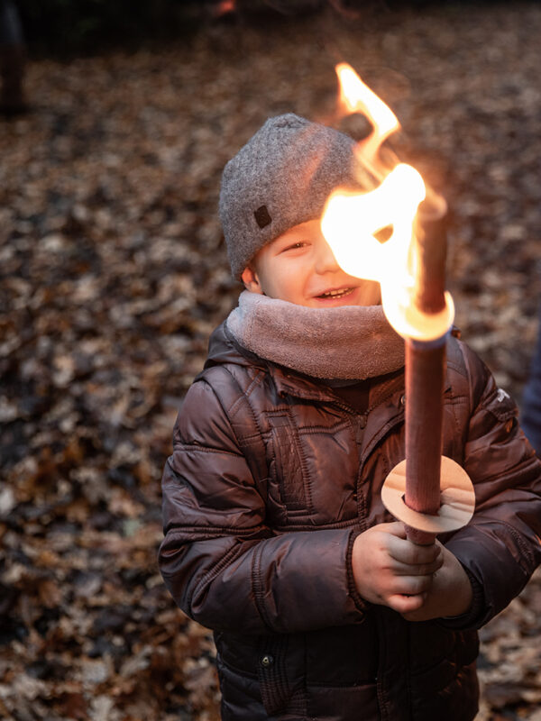 Kinderlachen Feuer moment weihnachten