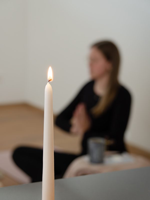 Raeuchern Meditation 44 etoilekerze weiss 100019 012 web