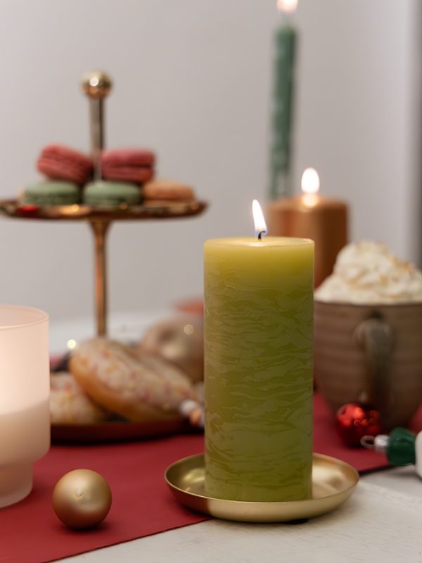Balthasar s zylinderkerze rustico lindengruen 085195 ean merry and bright 01