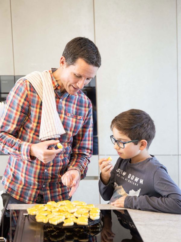 Mailaenderli probieren weihnachten vorbereitung familie 101