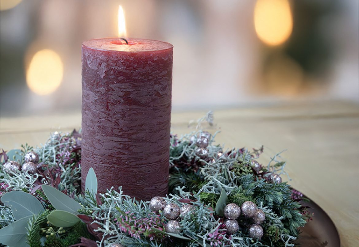 Adventskranz binden lichter