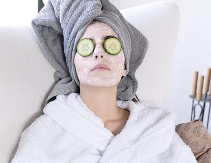 Wellness im bad Gesichtsmaske 06