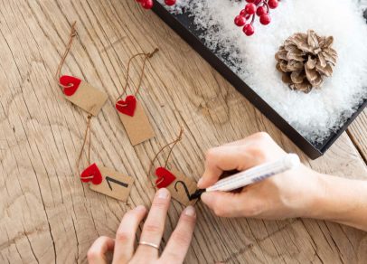 Beschriftung adventskerzen weihnachten vorbereitung