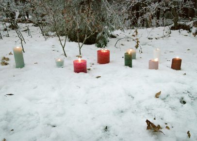 Kerzen im schnee ausklang