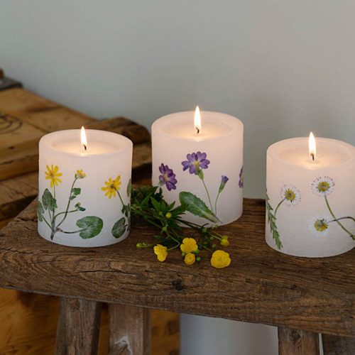 Blumenkerzen diy fruehling angezuendet Kopie