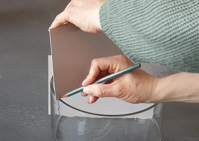 Kerzensand Schablone einpassen