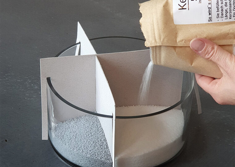 Kerzensand einfuellen