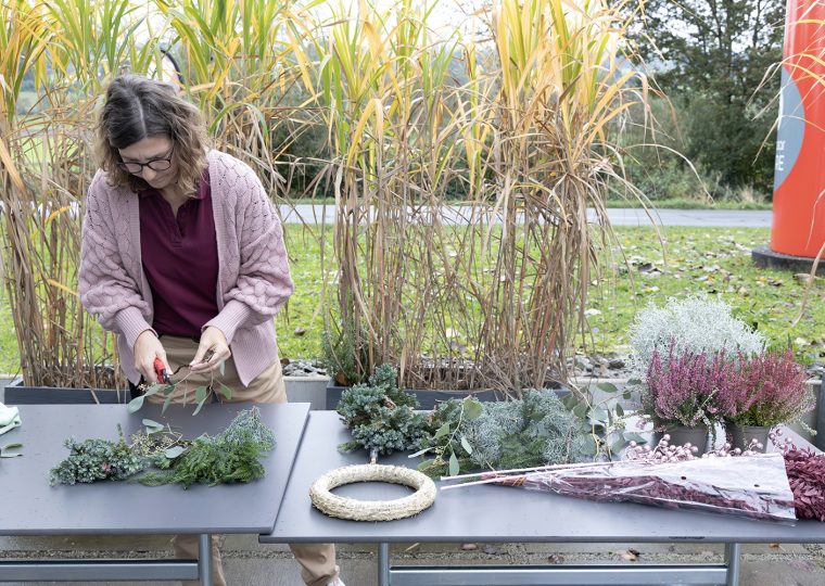 Adventskranz binden anfang materialvorbereitung